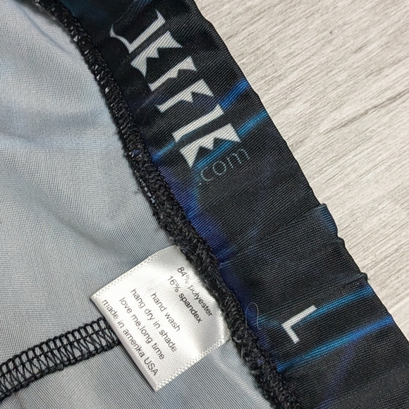 Black, Blue and Turquoise Cyber/Futuristic Patterned Leggings Size L - Picture 2 of 3